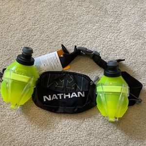 Nathan water belt. New. Never used. Tags on.